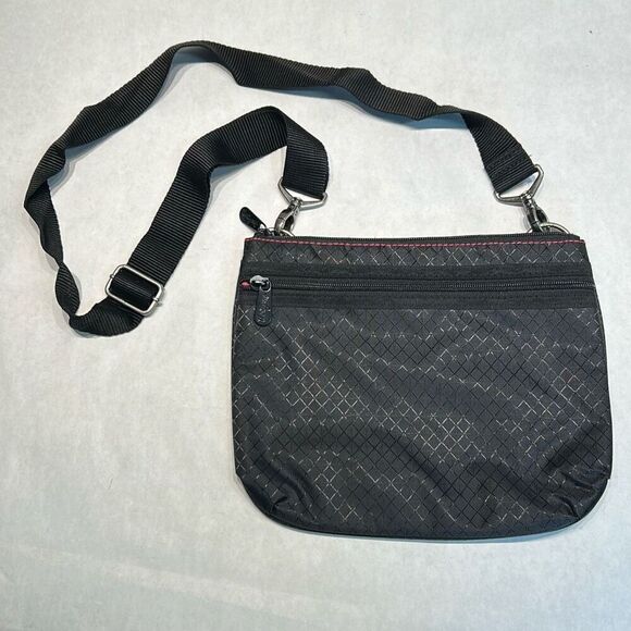 thirty-one Crossbody Shoulder Bag Purse Slim Nylon Black Pink Stitch Adjustable - Picture 1 of 7